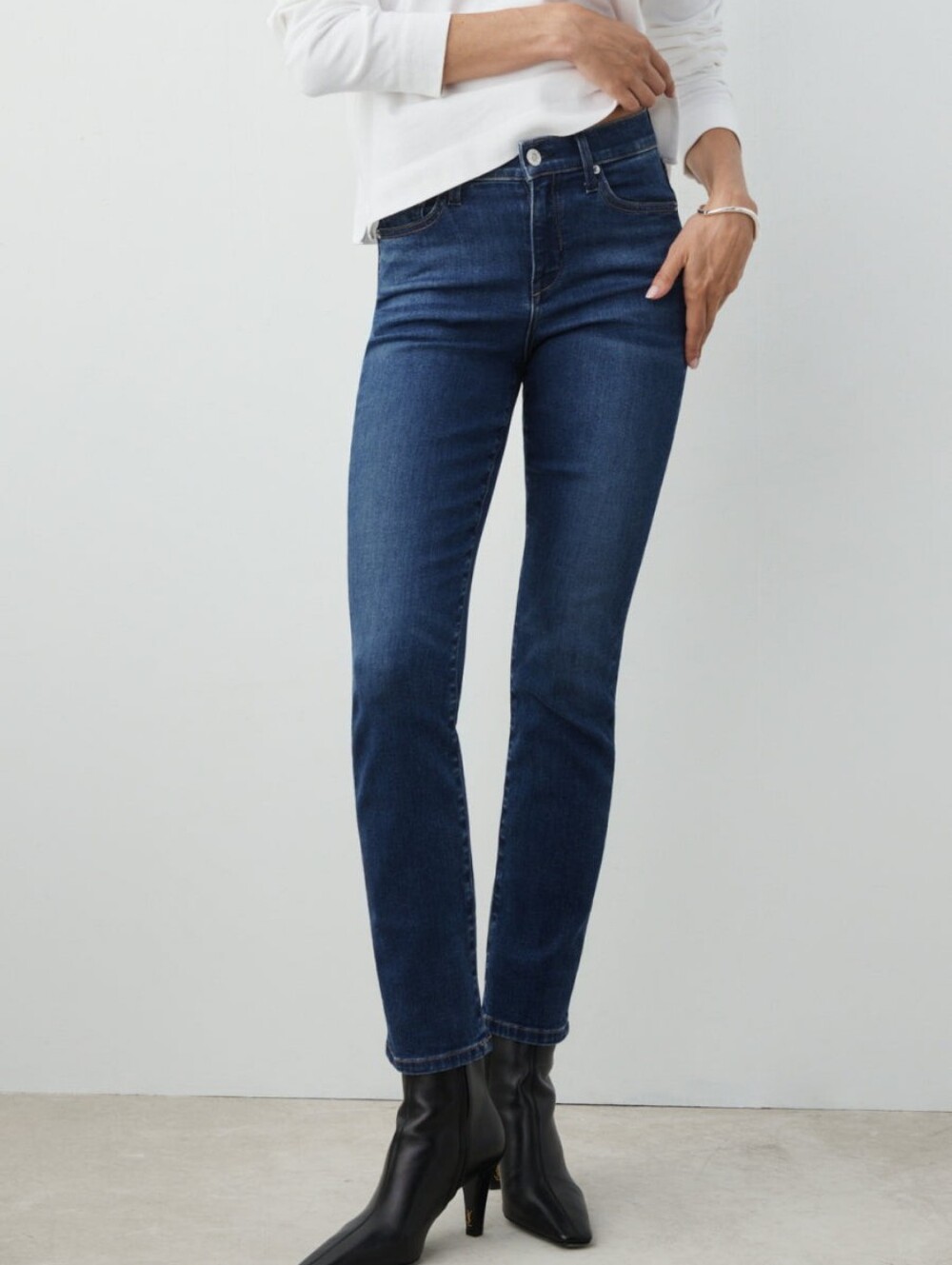 AYR "The Stir" Straight Leg Blue Jeans - Size 26 (R)